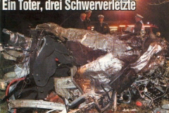 03.12.2000 - Auto in Mitte auseinander gerissen, 1 Toter