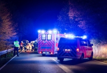 Drei Verletzte bei Frontalzusammenstoß auf der B8
