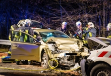 Drei Verletzte bei Frontalzusammenstoß auf der B8