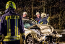 Drei Verletzte bei Frontalzusammenstoß auf der B8