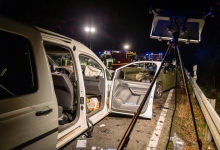Drei Verletzte bei Frontalzusammenstoß auf der B8