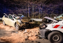 Drei Verletzte bei Frontalzusammenstoß auf der B8