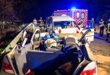 Drei Verletzte bei Frontalzusammenstoß auf der B8